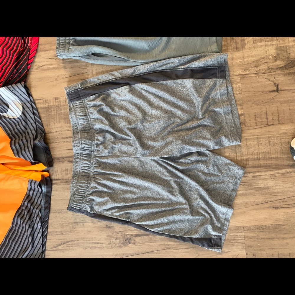 Athletic shorts bundle - Picture 2 of 4